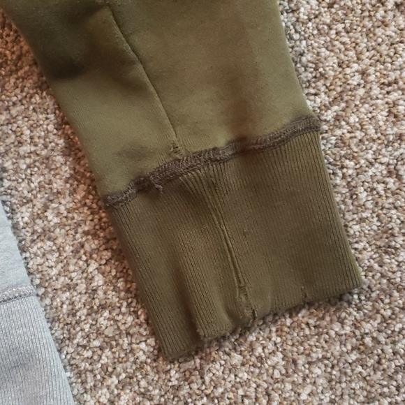 Hollister Sweatshirt - Picture 7 of 8